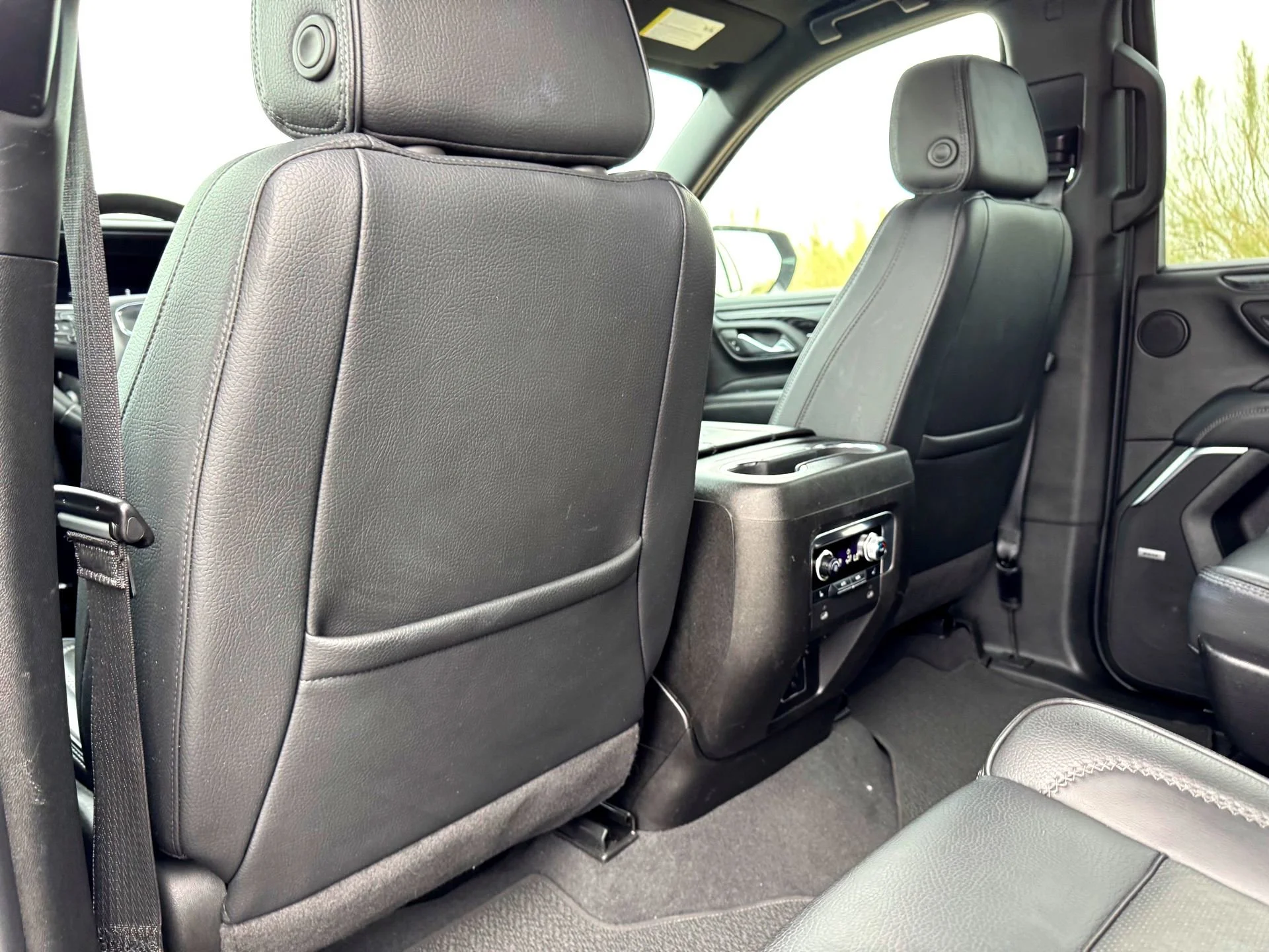 Used 2024 Onyx Black GMC Denali image 21