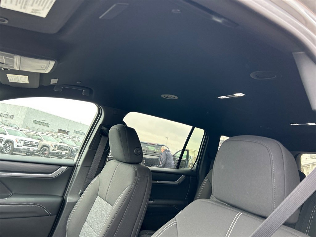 2026 GMC ACADIA - Image 27