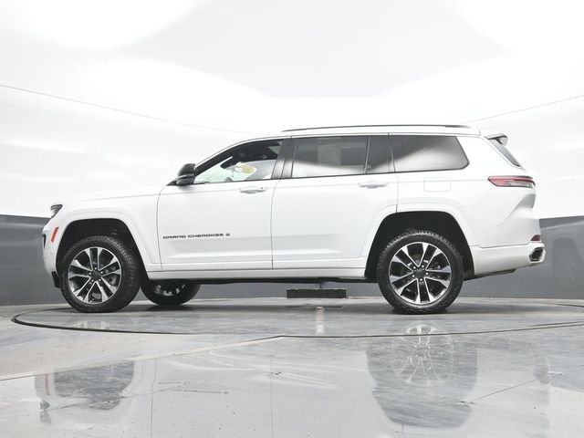Used 2023 White Jeep Overland image 20