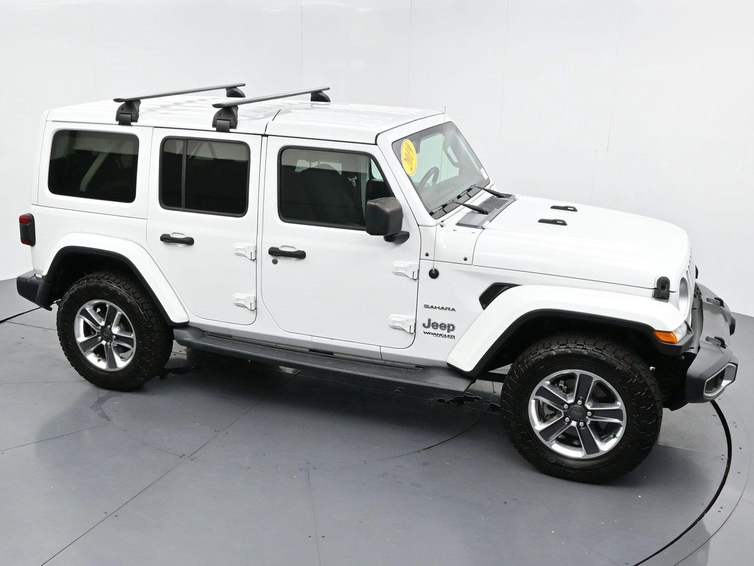Used 2019 Bright White Clearcoat Jeep Sahara image 33