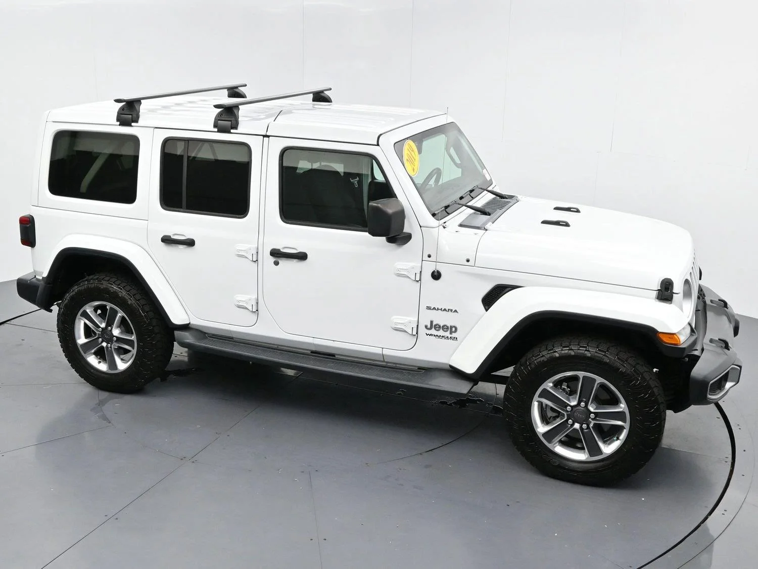 Used 2019 Bright White Clearcoat Jeep Sahara image 33