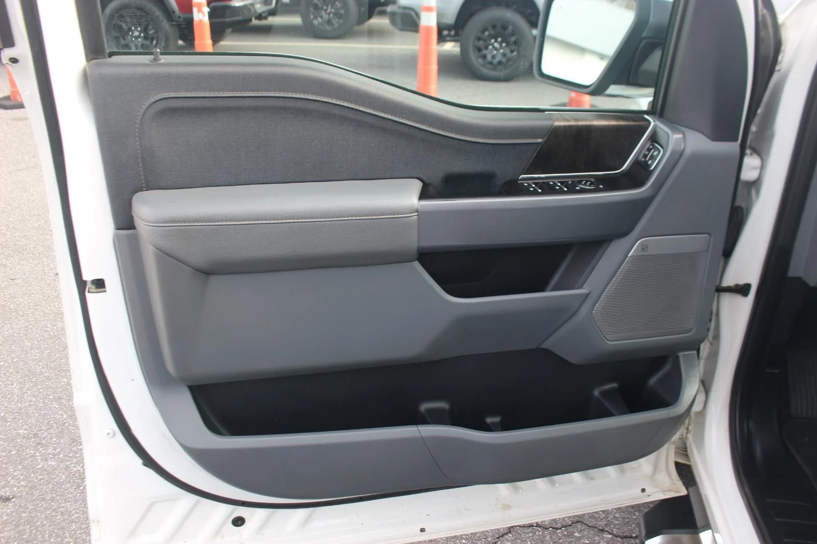 Used 2023 White Ford XL image 14