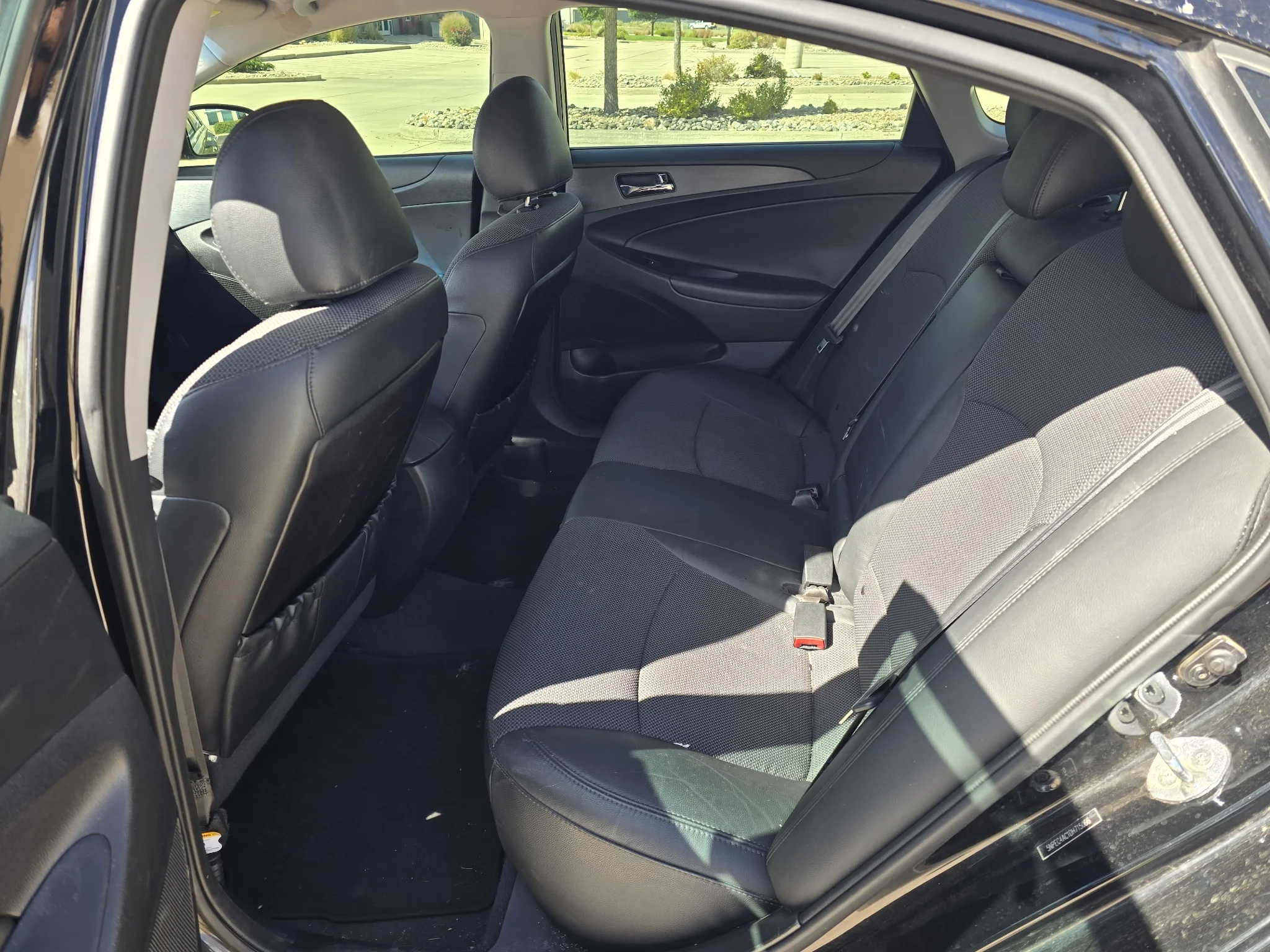 Used 2013 Midnight Black Mica Hyundai SE image 14