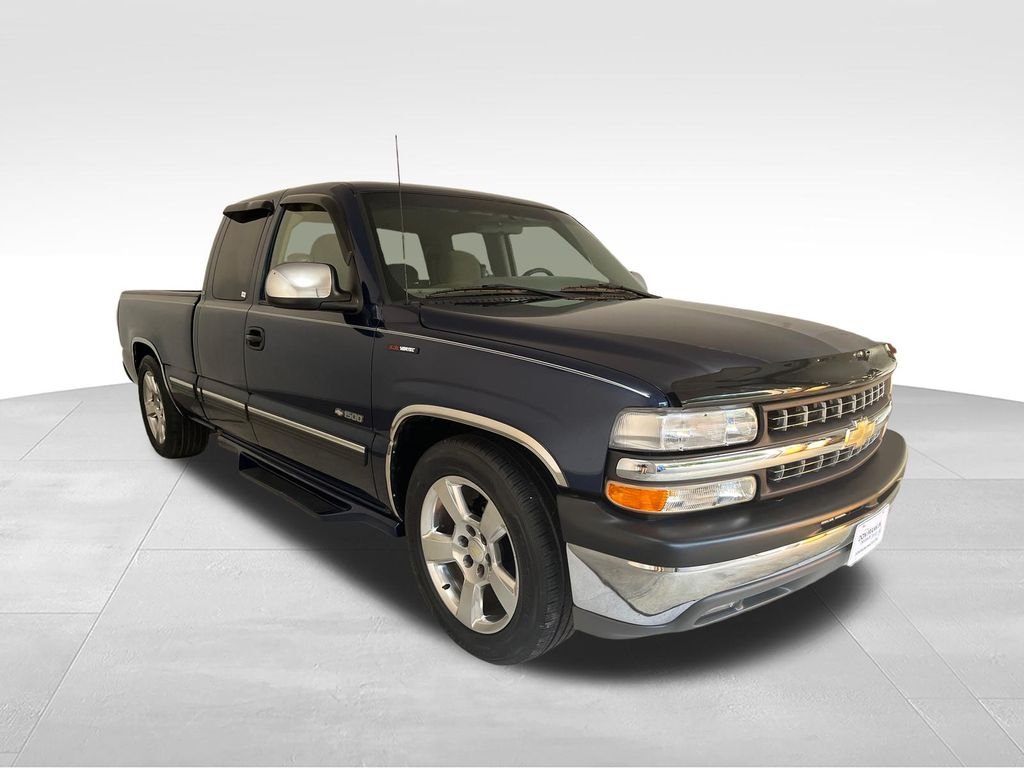Used 2000 Dk. Chevrolet LS image 7