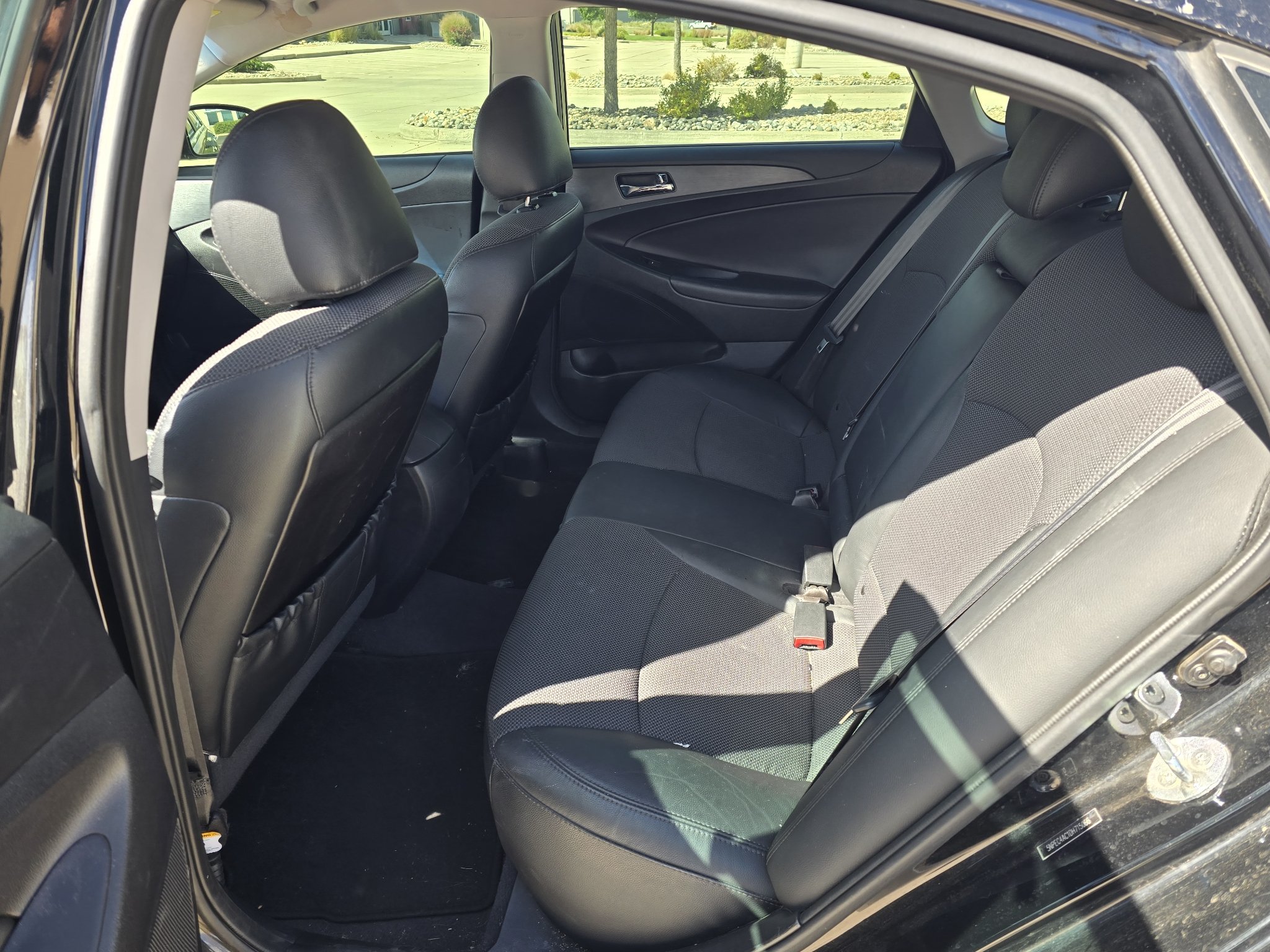 Used 2013 Midnight Black Mica Hyundai SE image 13