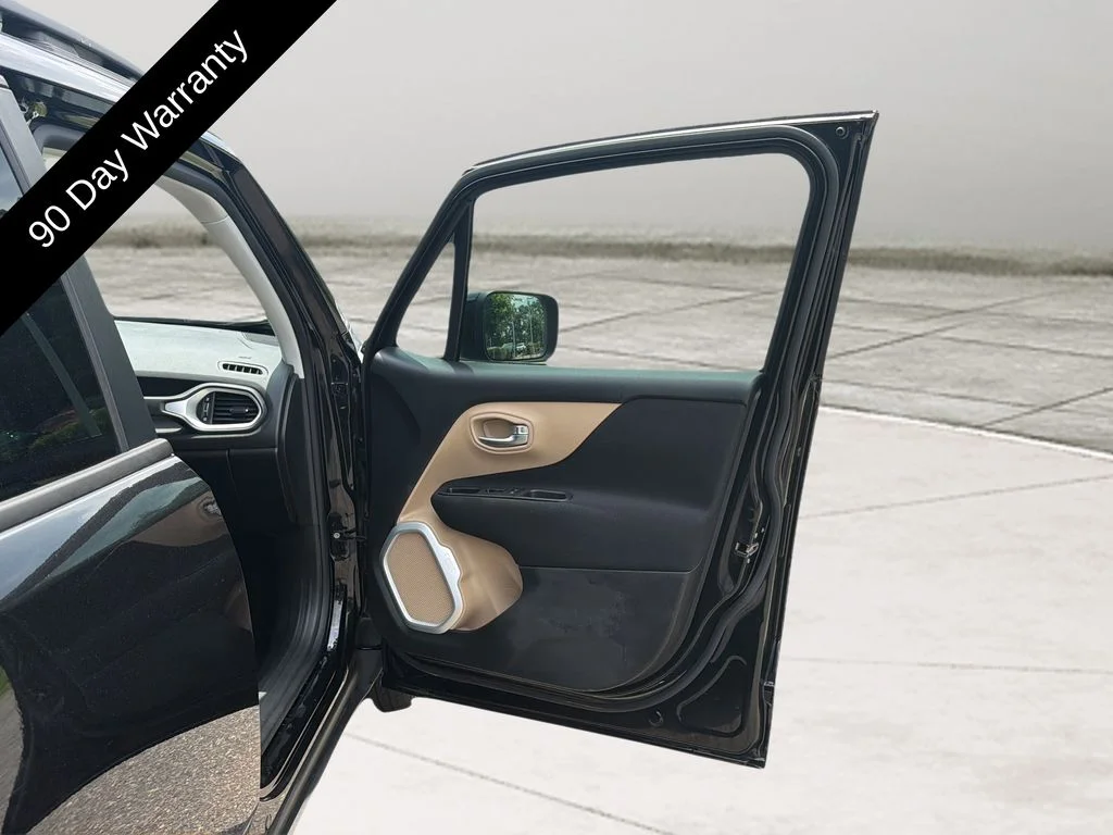 Used 2018 Black Jeep Latitude image 19