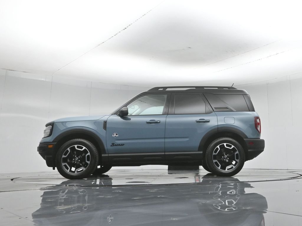 Used 2022 Gray Ford Outer Banks image 8