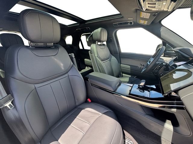 New 2026 Santorini Black Land Rover SE image 16