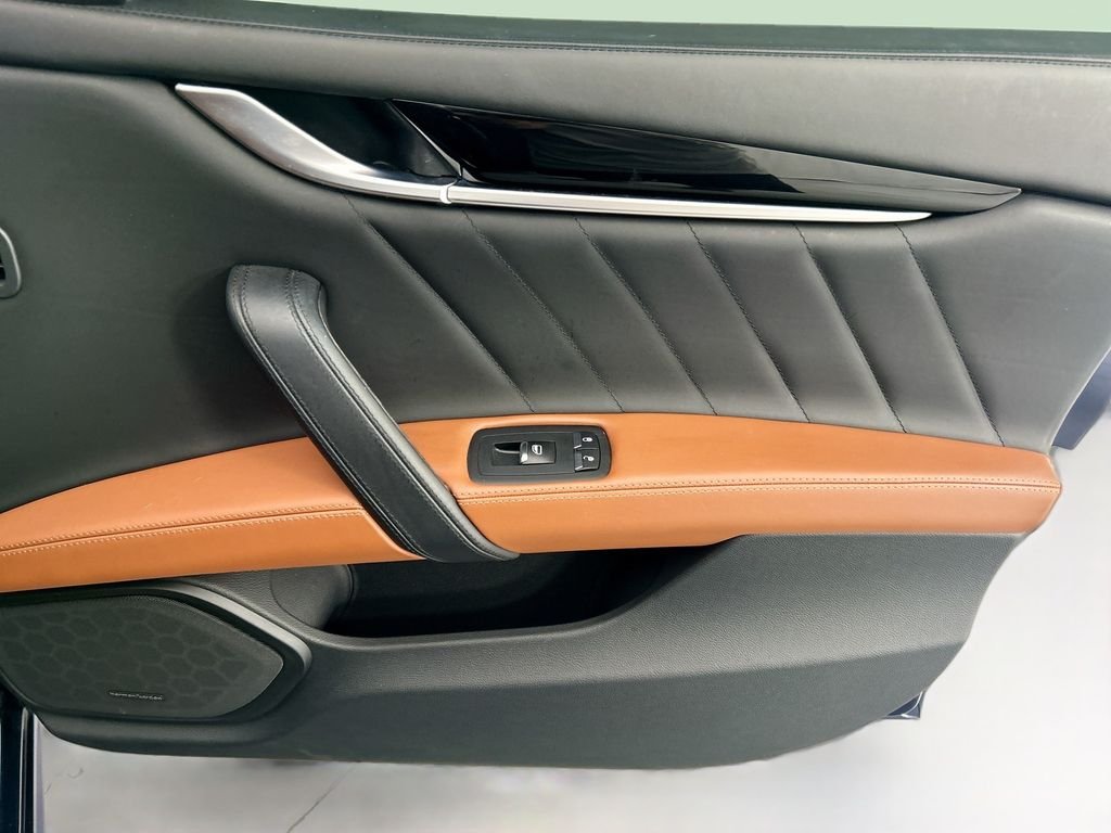 Used 2023  Maserati Modena image 24
