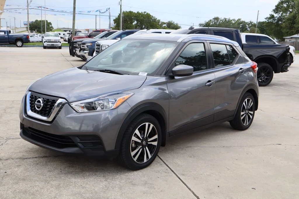 Used 2018 Gray Nissan SV image 5