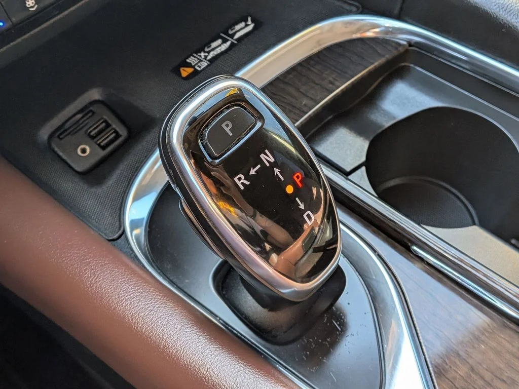 Used 2020 RICH GARNET METALLIC Buick Avenir image 12