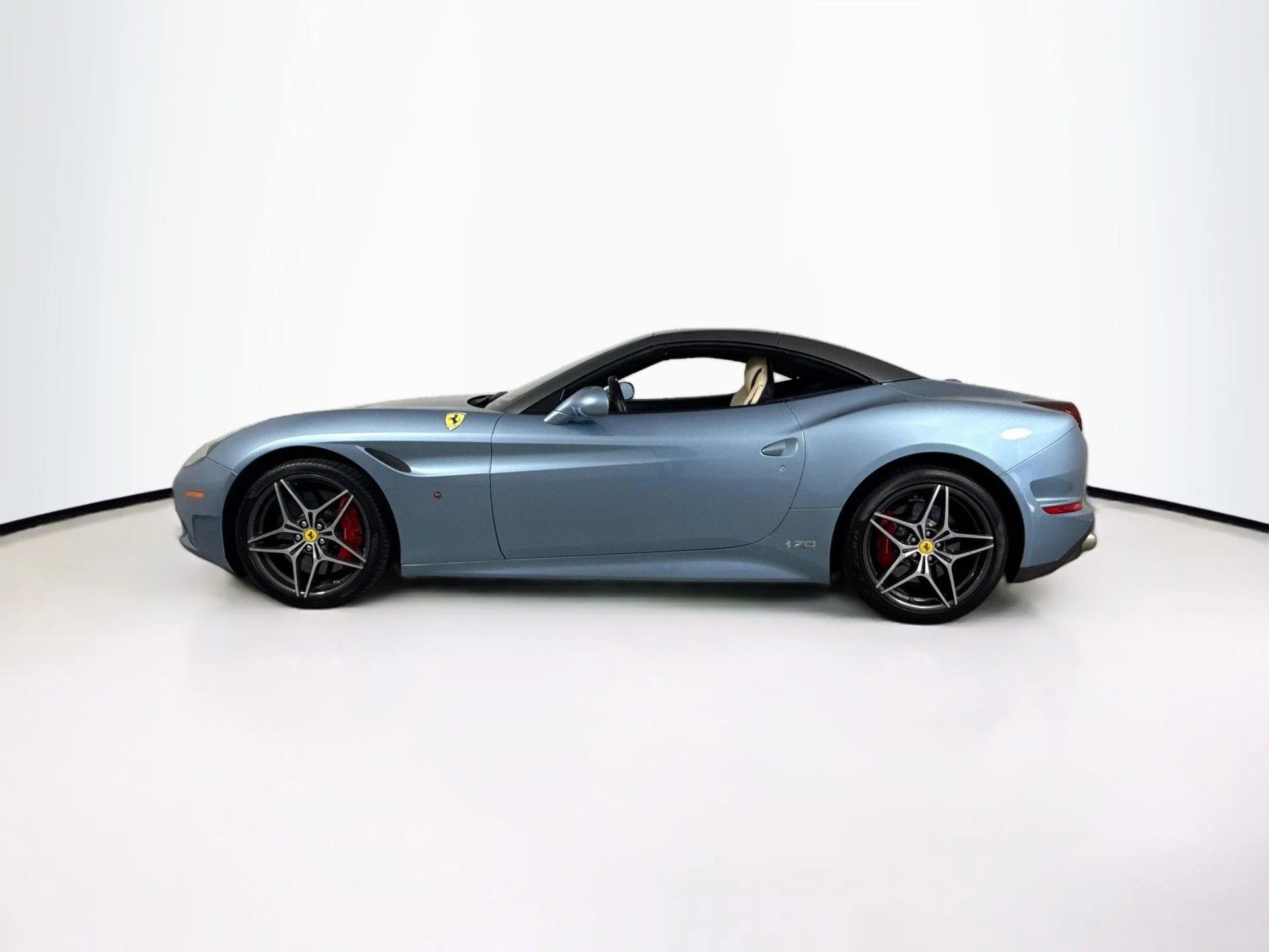 Certified Used 2017 Azzurro Metallic Ferrari T image 4