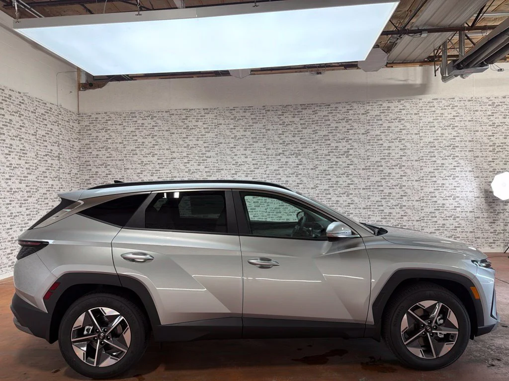 New 2026 Shimmering Silver Hyundai SEL Premium image 8