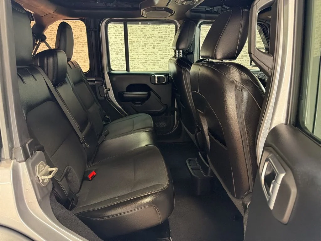 Used 2021 Silver Jeep Unlimited Sport image 12