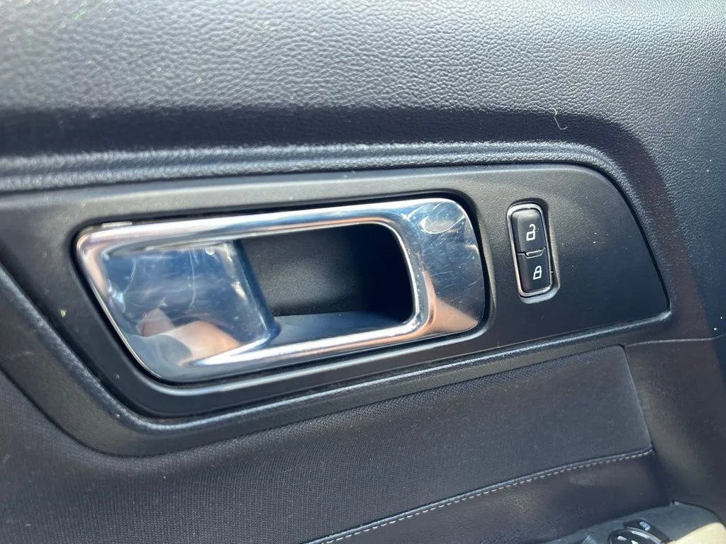 Used 2016 Black Ford V6 image 18