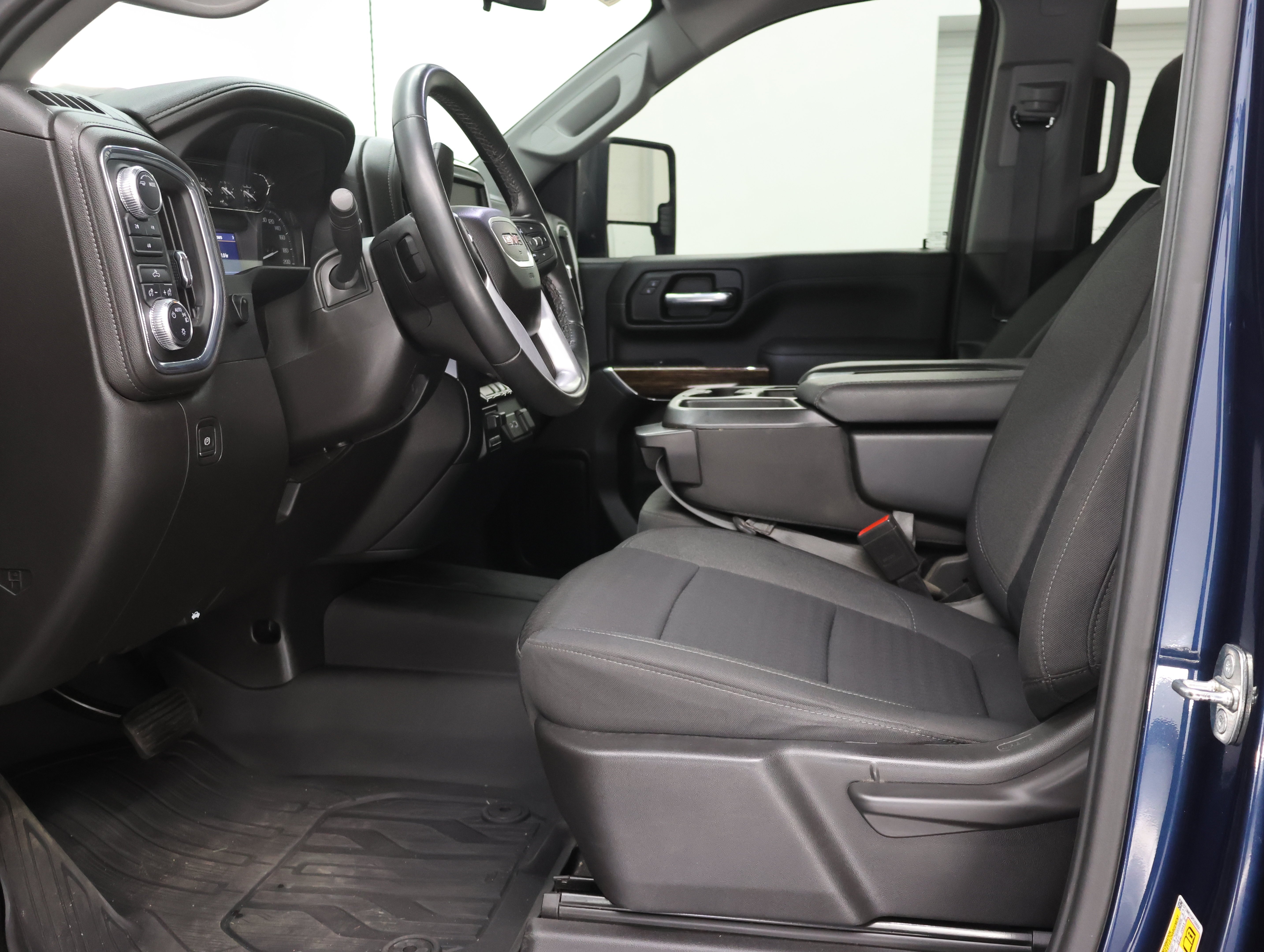 Used 2023 Pacific Blue Metallic GMC 4x4 Crew Cab SLE: CREW-SHORT-SLE-6.6L DIESEL-4WD-BACKUP CAM image 8