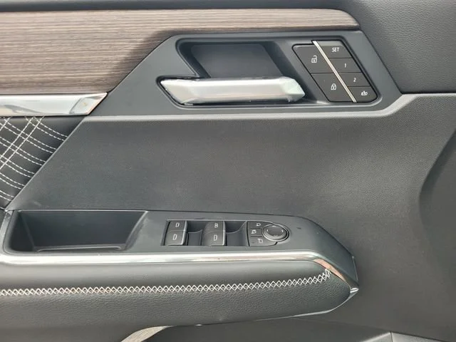 2026 GMC Acadia Denali - Photo 23