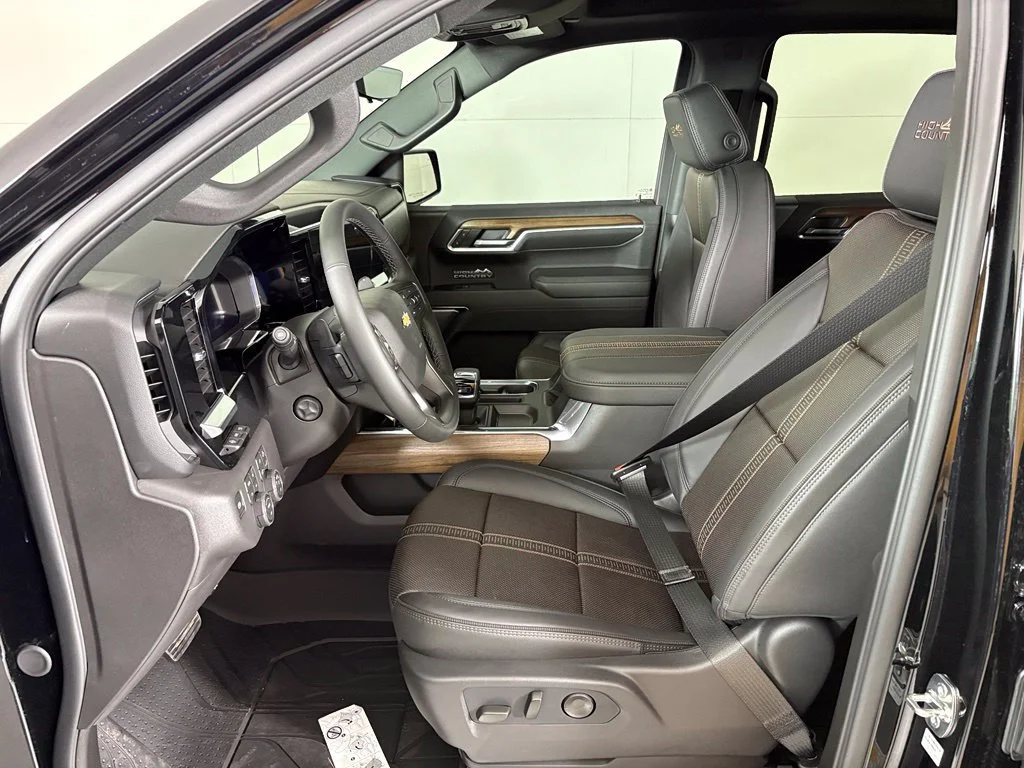 New 2026 Black Chevrolet High Country image 21