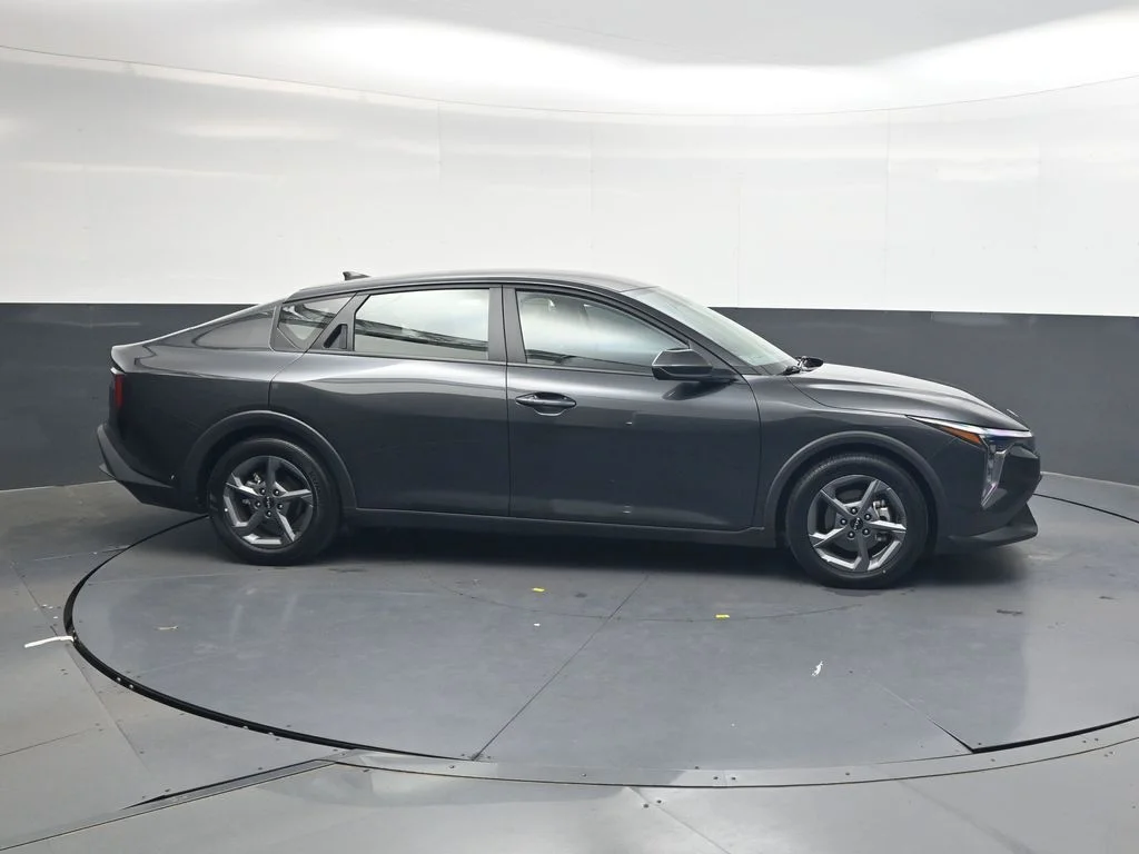 Used 2025 Gray Kia LXS image 4