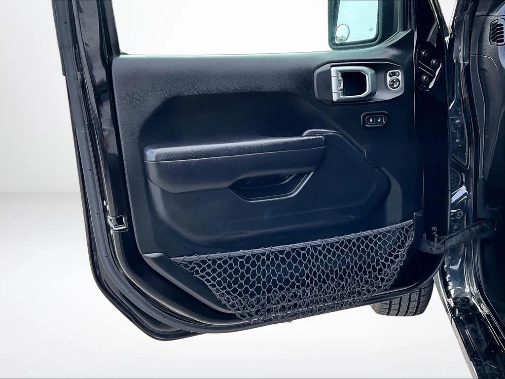 Used 2018 Black Jeep Unlimited Sport S image 22