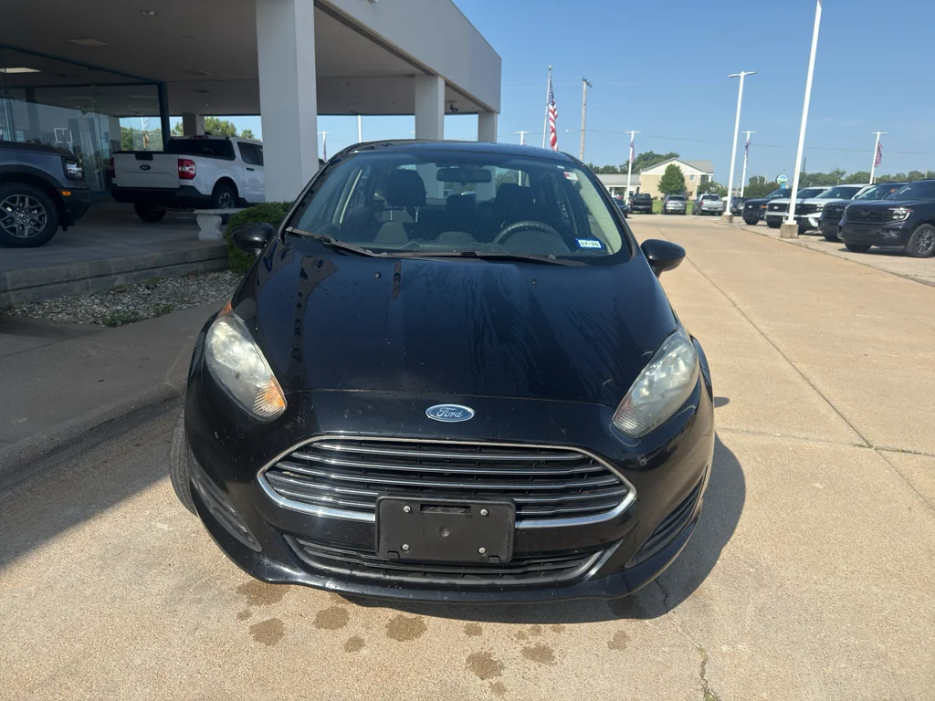 Used 2019 Shadow Black Ford S image 5