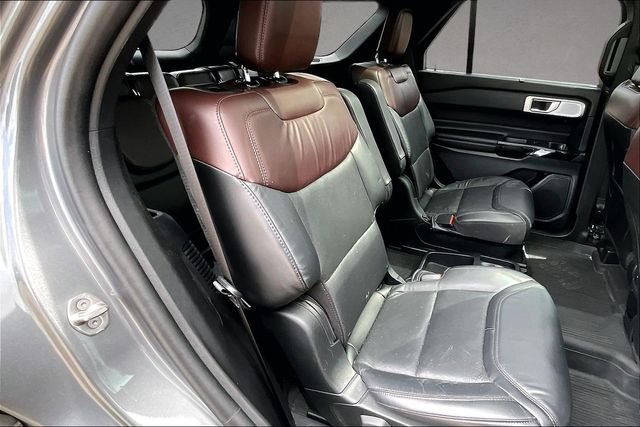 Used 2021 Gray Ford Platinum image 25