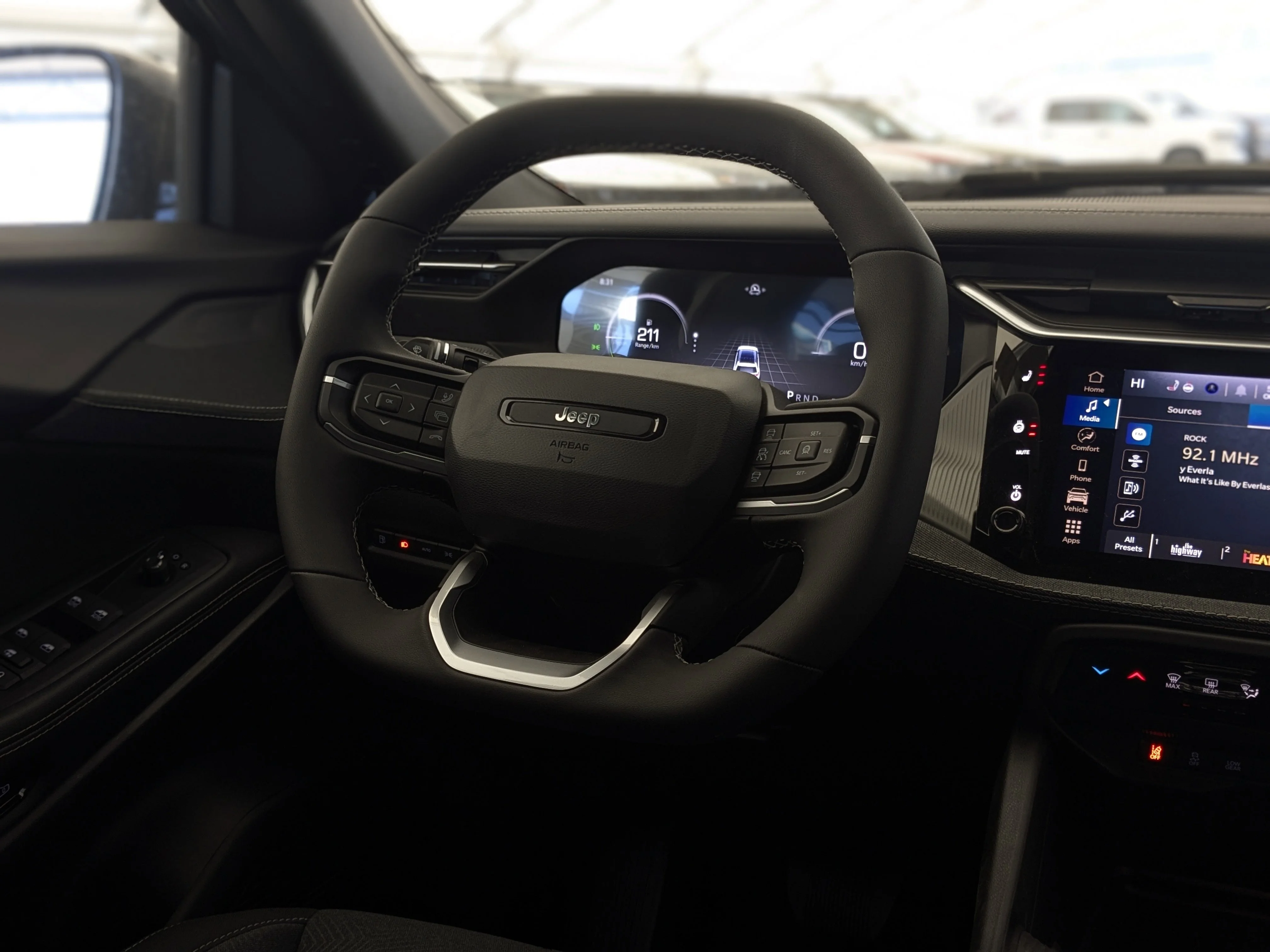 New 2026 Silver Jeep Laredo - 1.6L Turbo Hybrid - 12.3 Uconnect 5 Display - Selec-Terrain System - Active Driving Assist image 16