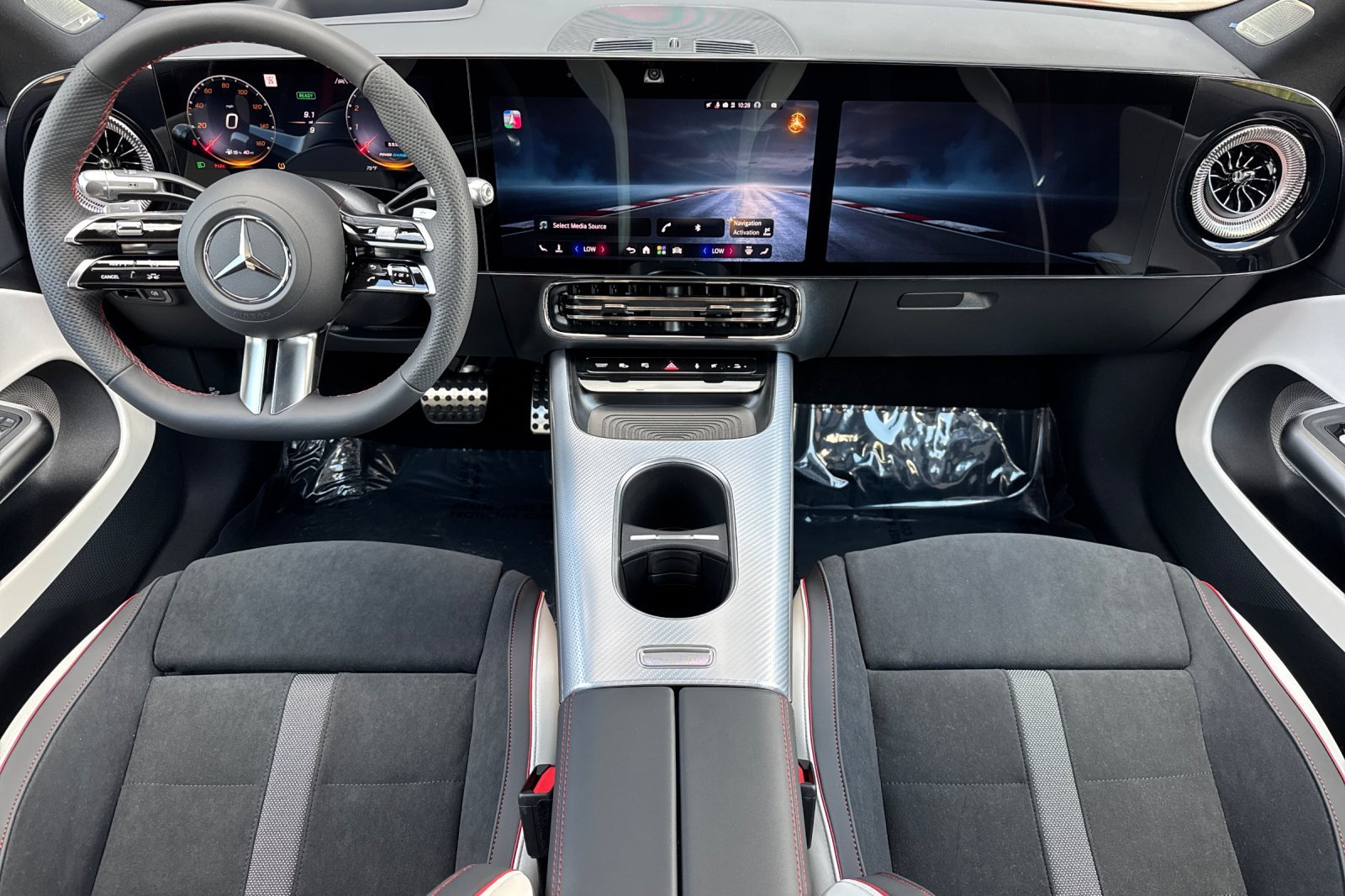 New 2027 MANUFAKTUR Patagonia Red Metallic Mercedes-Benz CLA 220 image 2