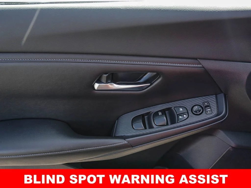 Used 2021 Red Nissan SV image 18