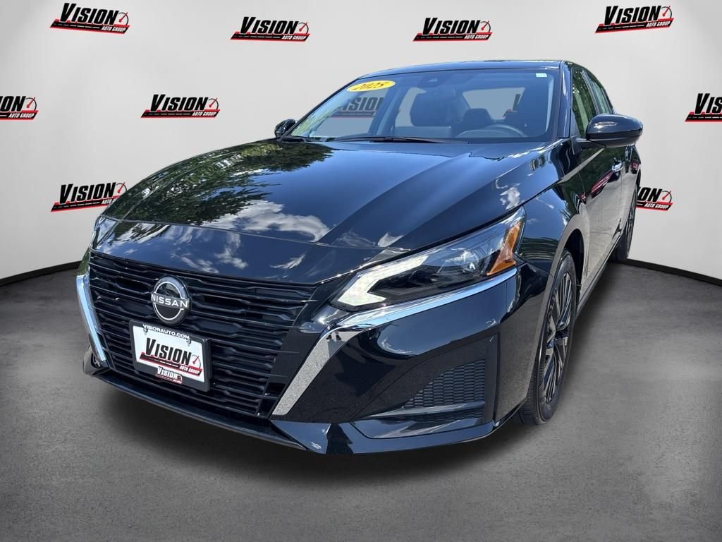 Used 2025 Black Nissan 2.5 SV image 1