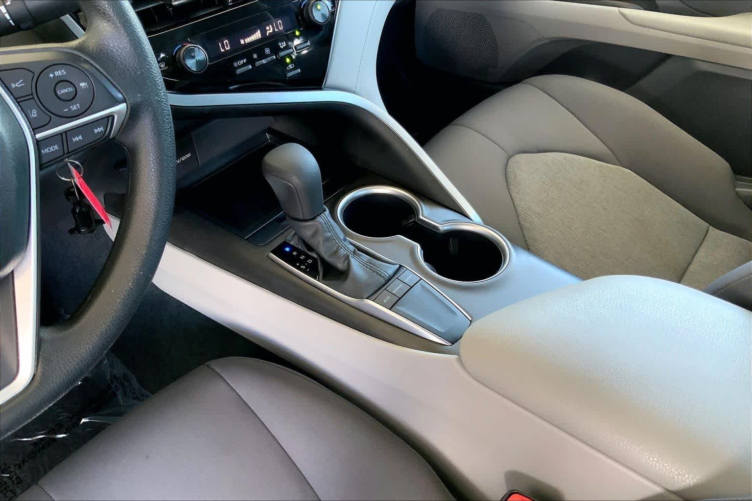 Used 2022 Blueprint Toyota LE image 17