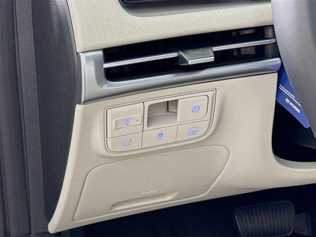 New 2026 Silver Hyundai SEL Convenience image 14