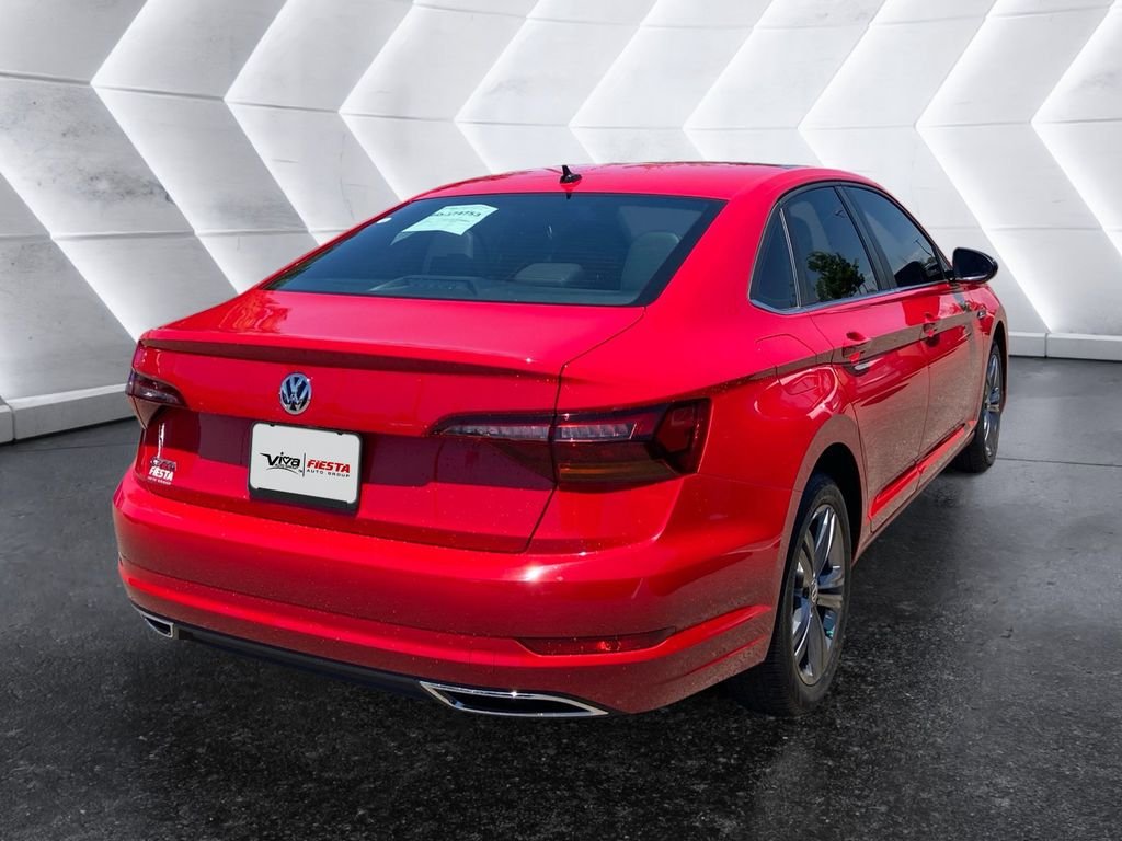 Used 2019  Volkswagen R-Line image 4