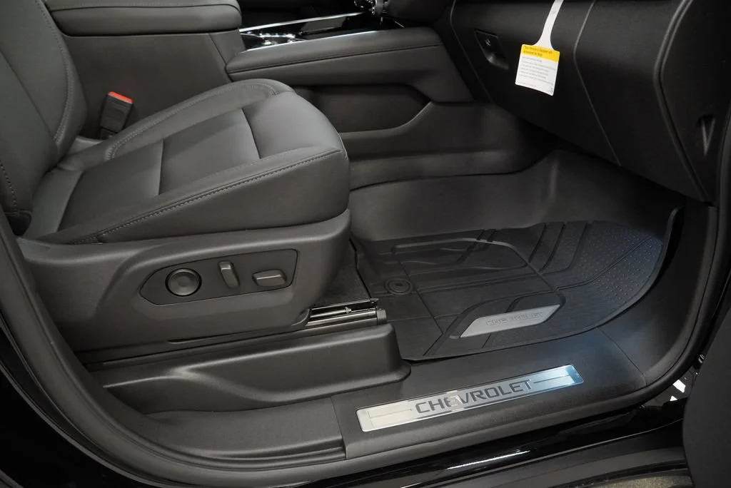 New 2026 Black Chevrolet Z71 image 33