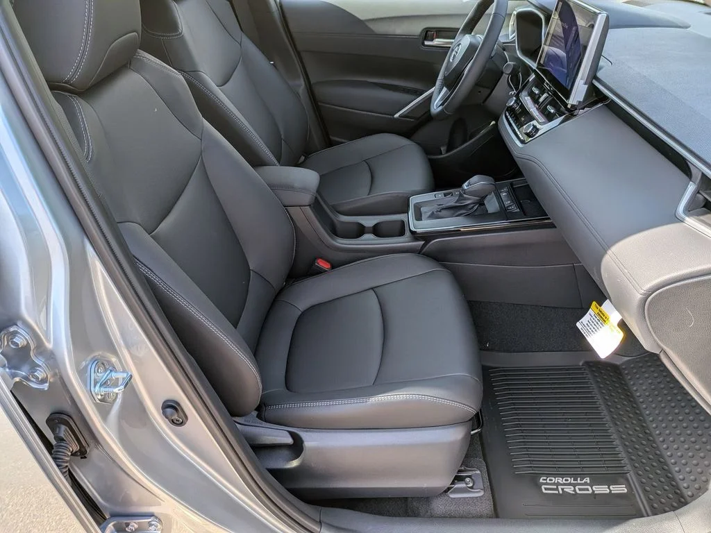 New 2026 Sonic Silver Toyota XLE image 29