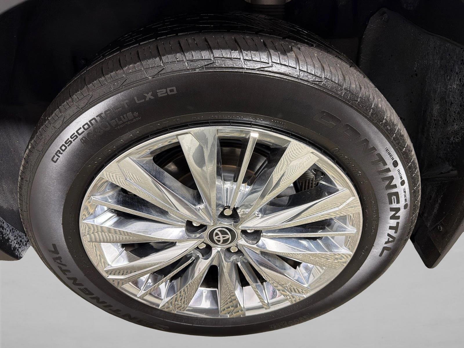 Used 2024 Silver Toyota Platinum image 21