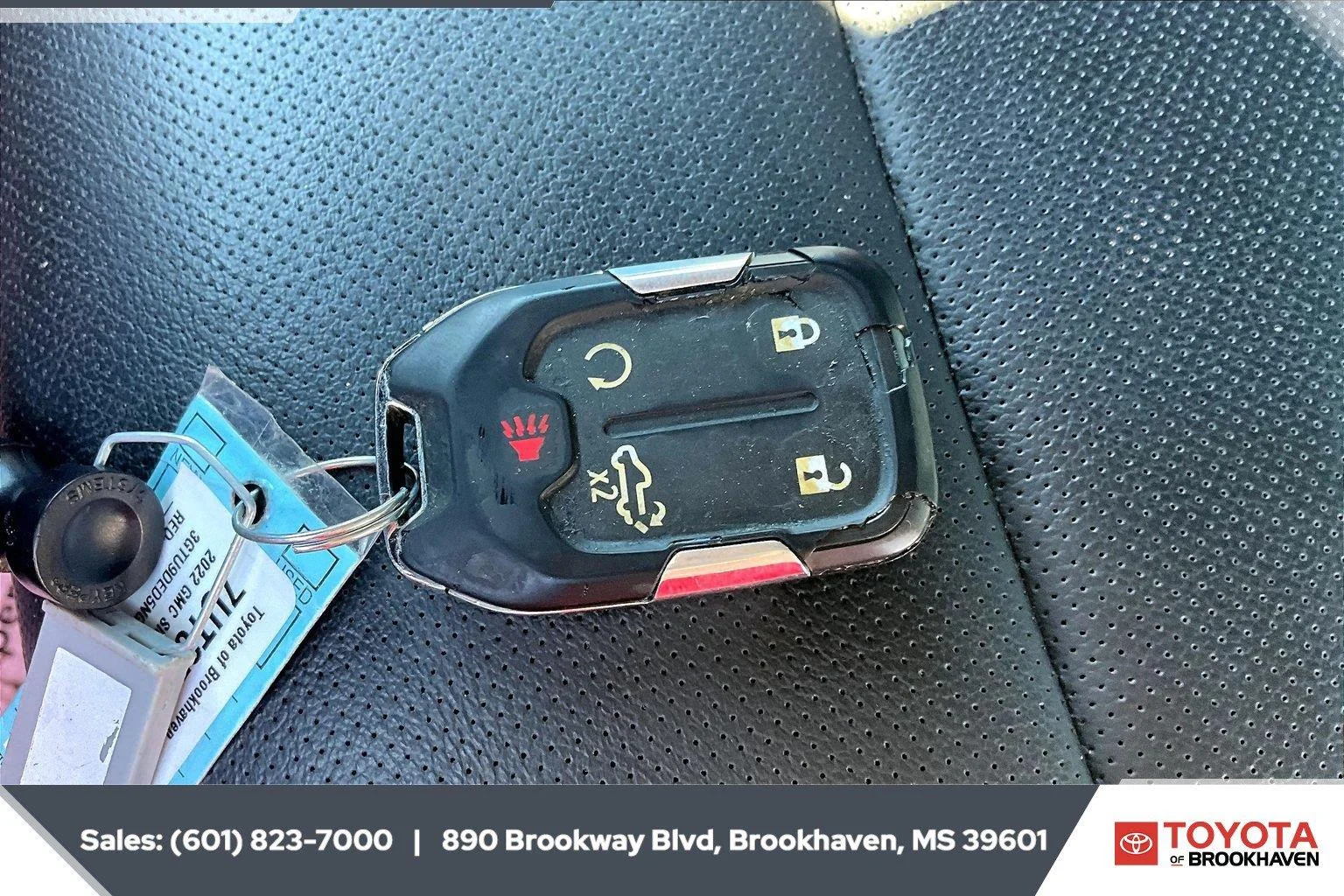 Used 2022 Cardinal Red GMC SLT image 9