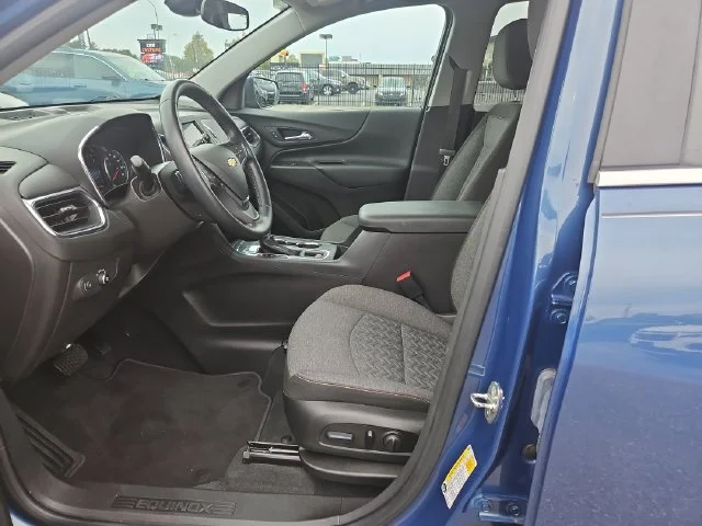 Used 2024 Lakeshore Blue Metallic Chevrolet LT image 9