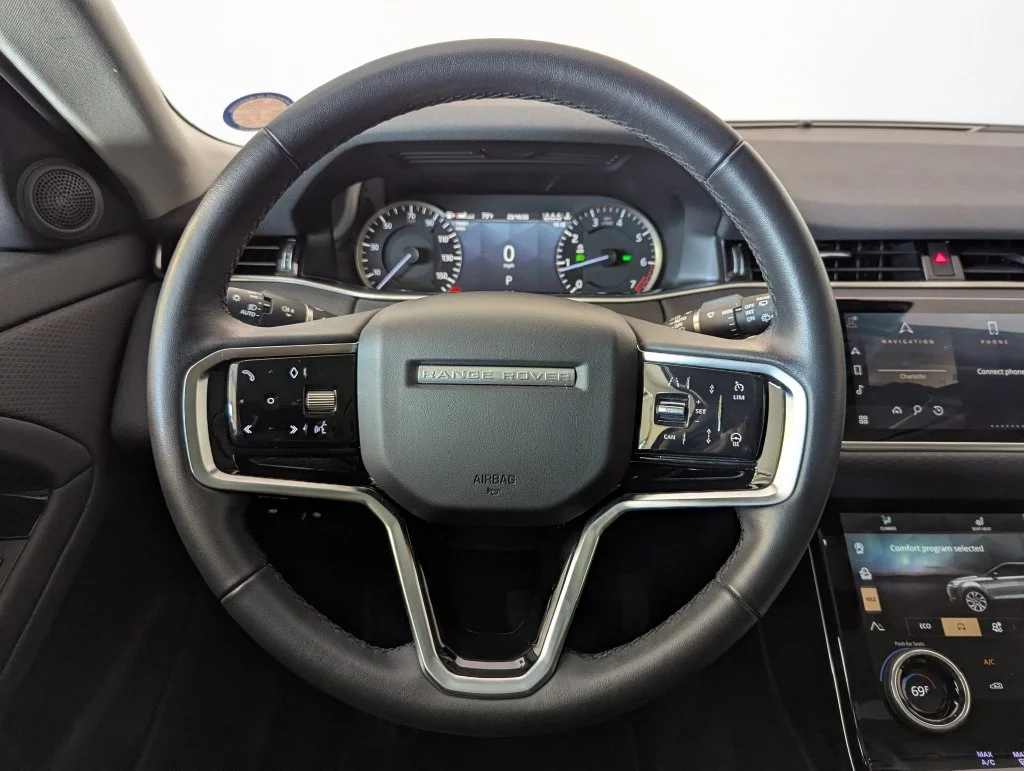 Used 2023 White Land Rover S image 5