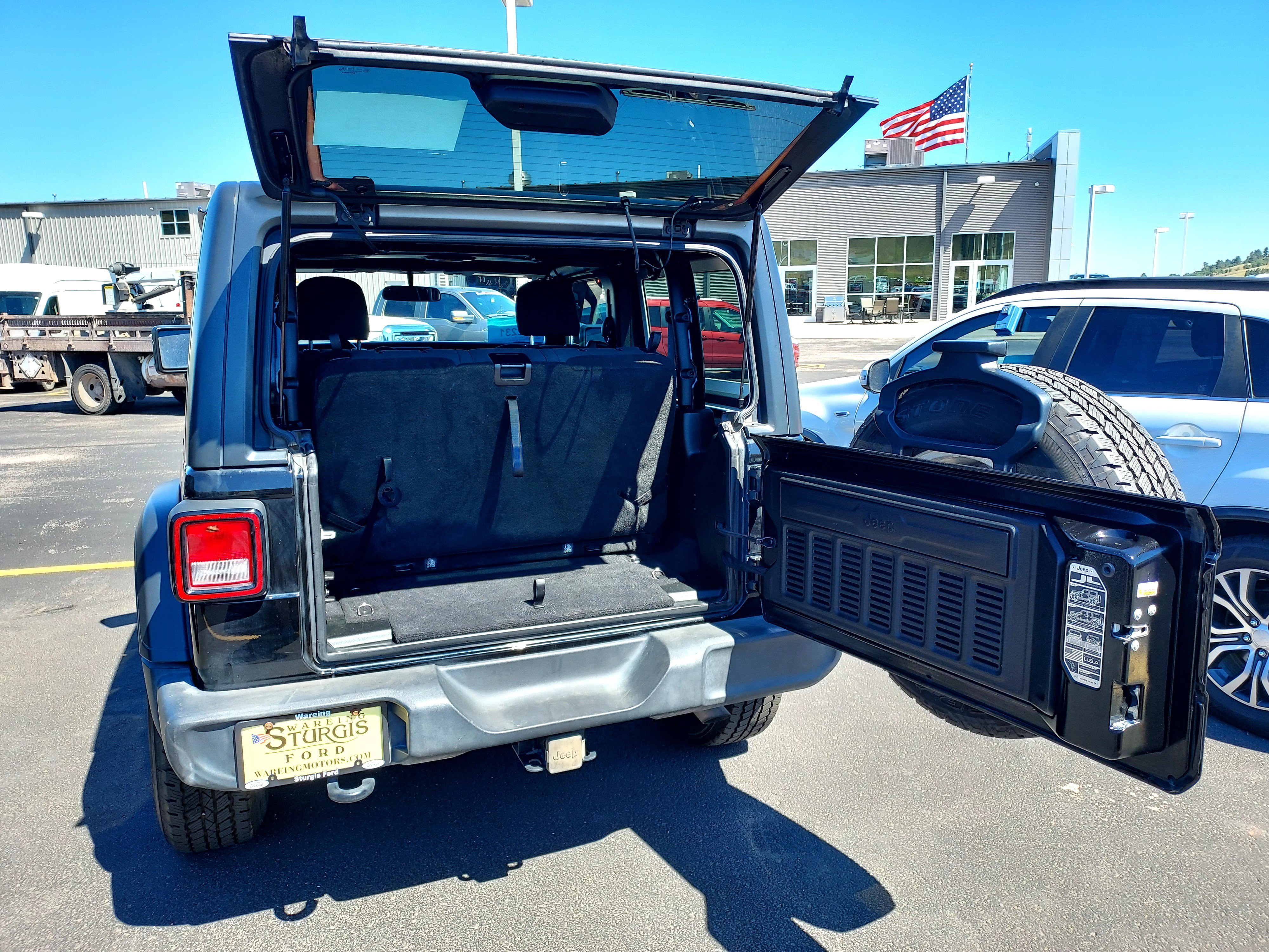 Used 2018 Black Clearcoat Jeep Sport S image 6
