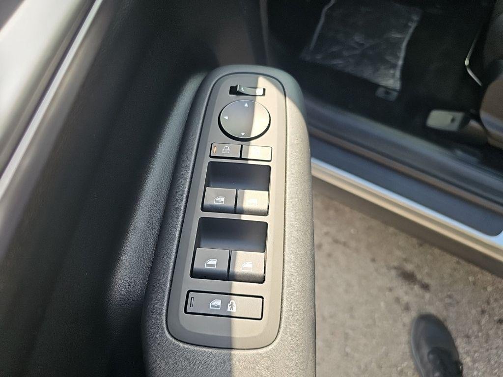 New 2026 Silver Hyundai SE image 11