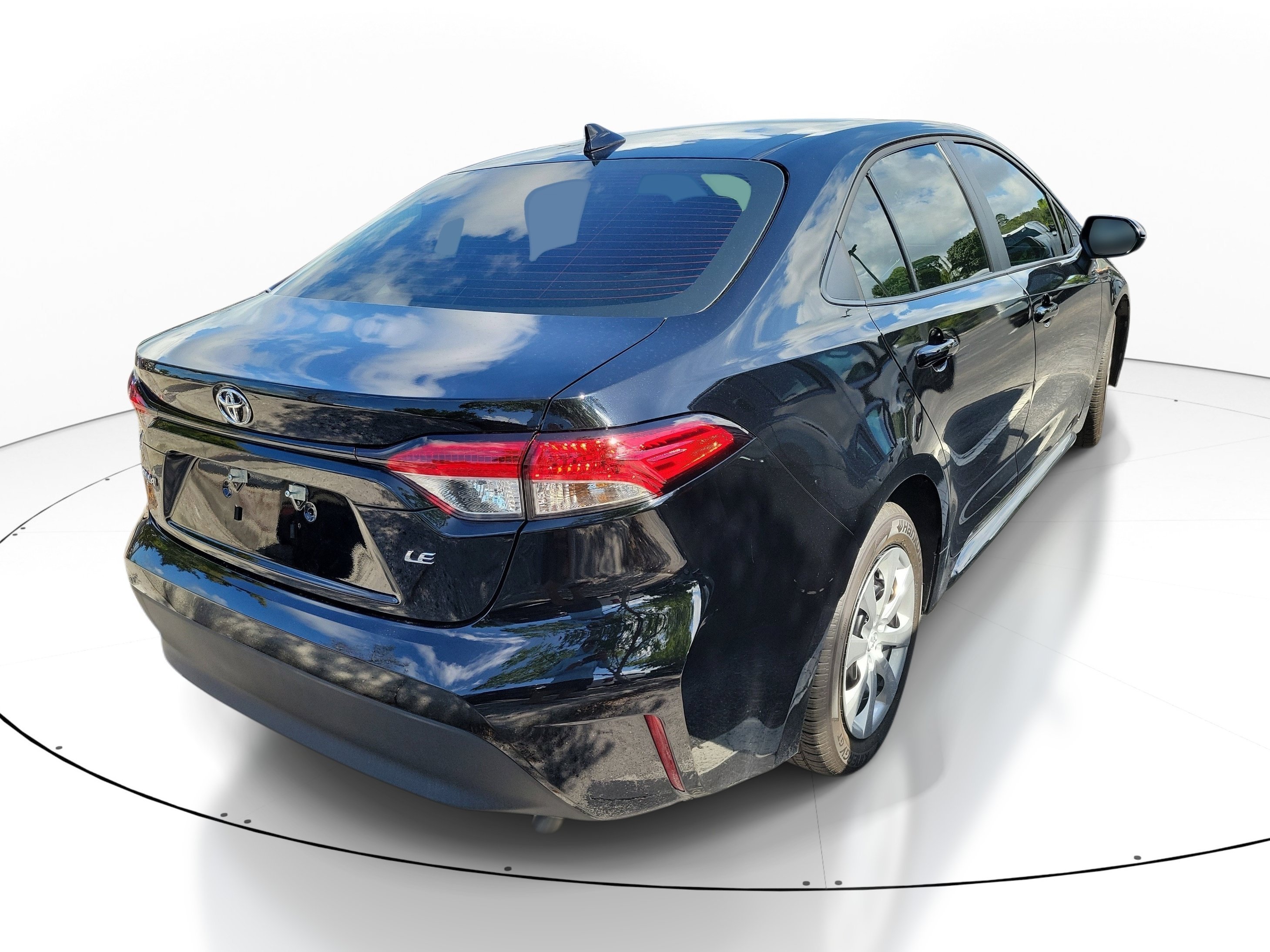 Used 2026 Ice Cap Toyota LE image 5