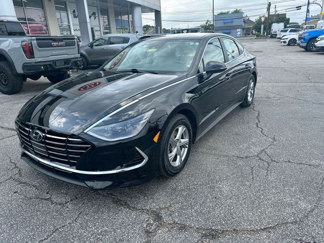 Certified Used 2023 Black Hyundai SE image 11
