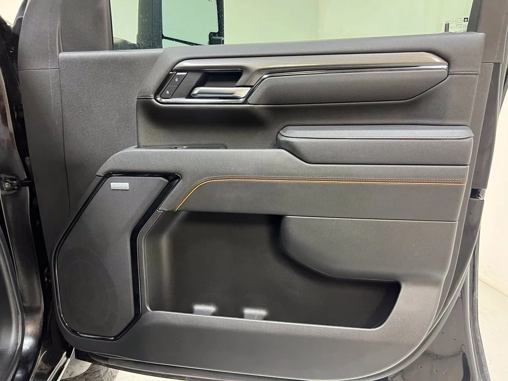 Used 2025 Black GMC AT4 image 31