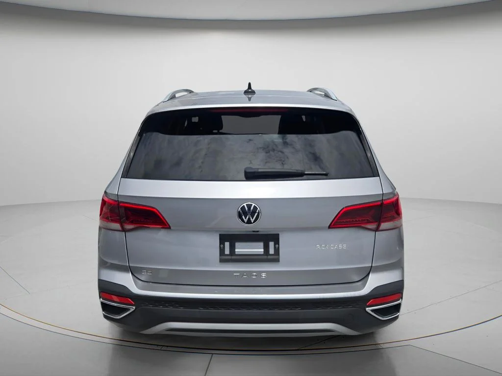 Certified Used 2023 Silver Volkswagen 1.5T SE image 4