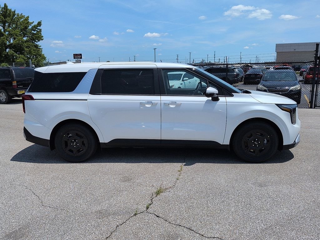 New 2026 Snow White Pearl Kia LXS image 2