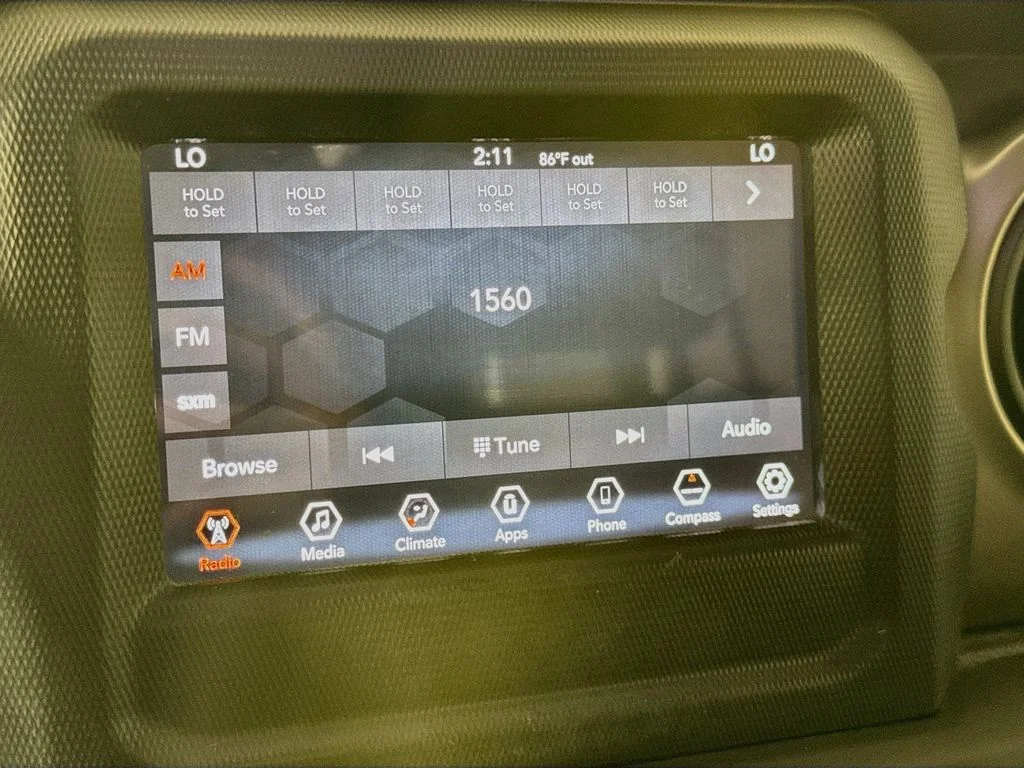 Used 2018 Orange Jeep Unlimited Sport S image 17