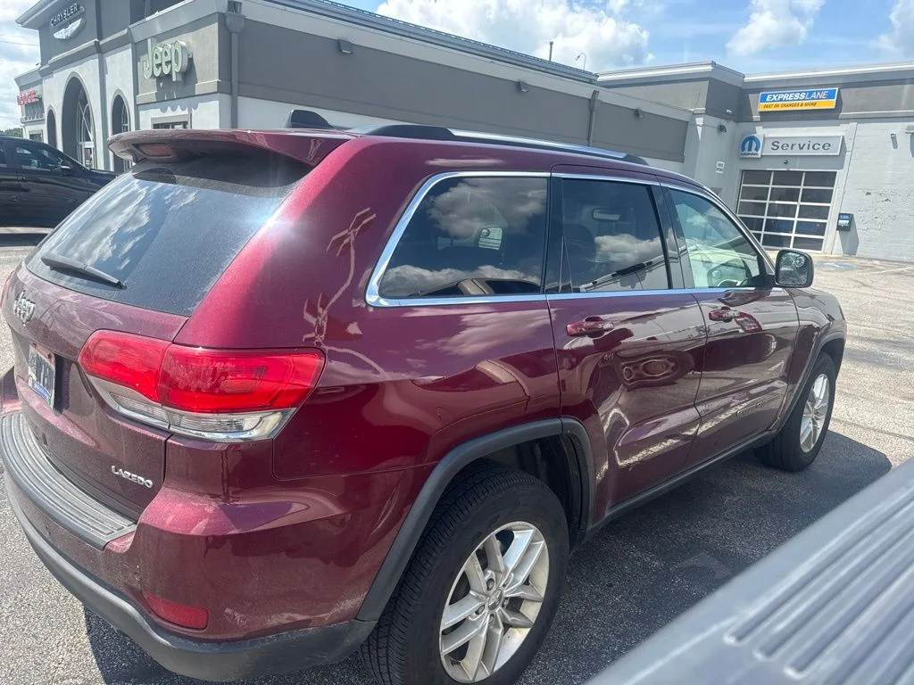 Used 2017 Red Jeep Laredo image 6