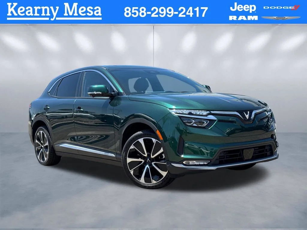 2025 VinFast VF 8 VF 8 Plus Standard Range's photo