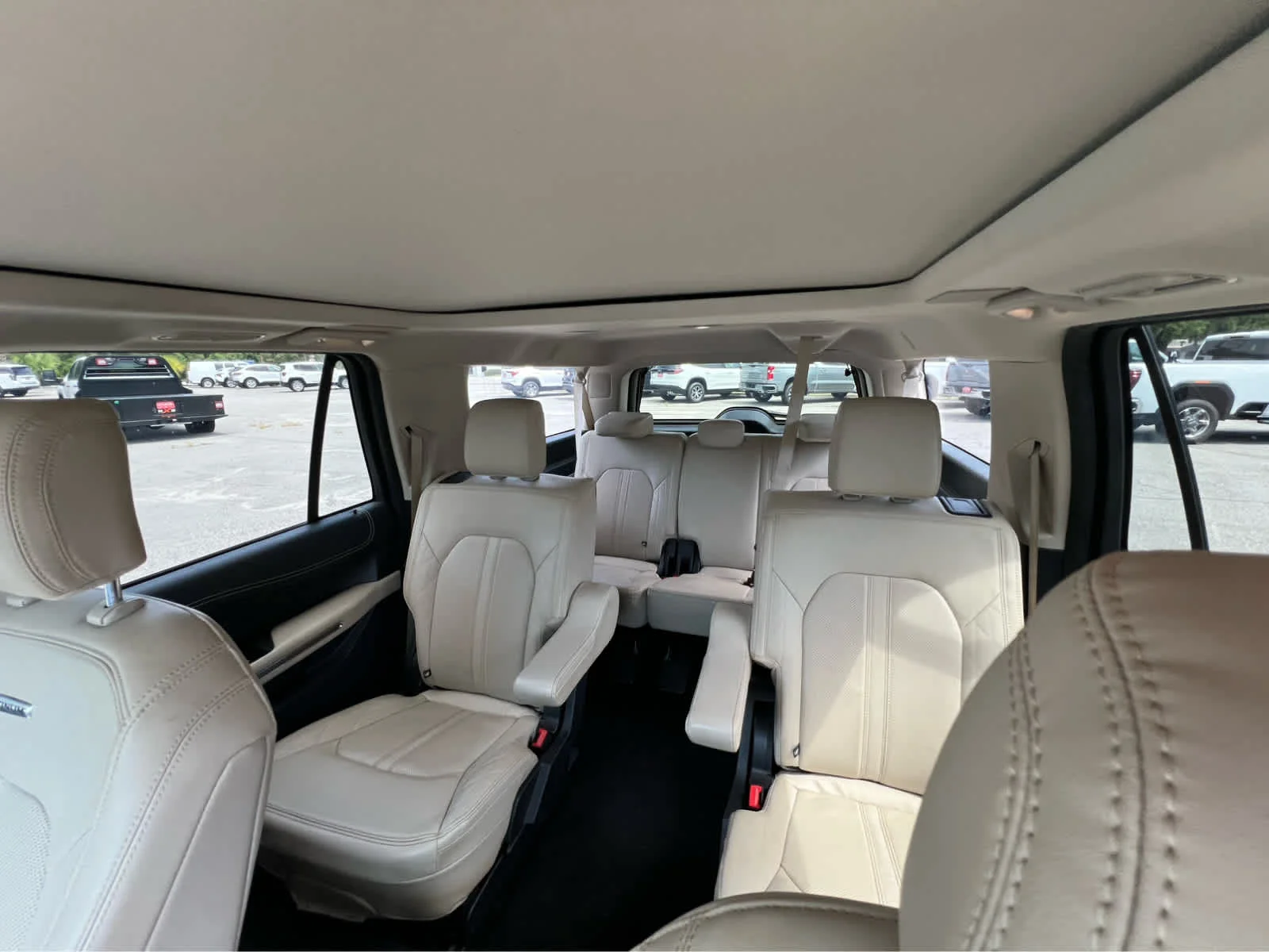 Used 2022 Blue Ford Platinum image 8